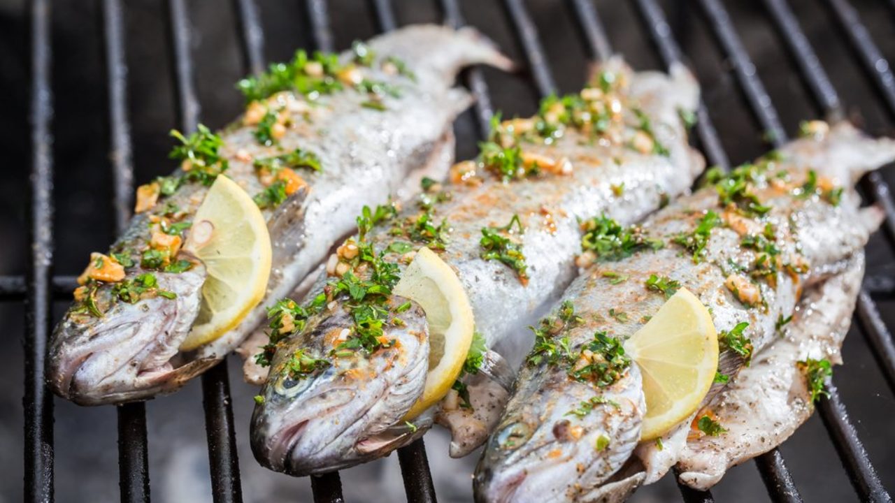 BBQ Season: 4 Tips for Grilling Perfectly Flaky Fish - The Healthy Fish