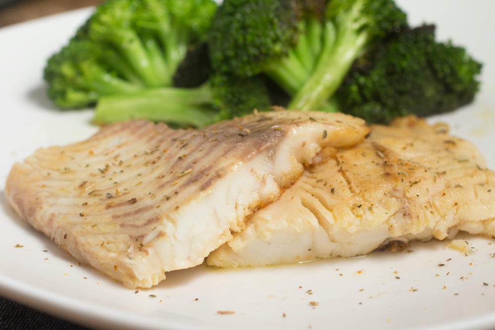 Tilapia with garlic butter and broccoli